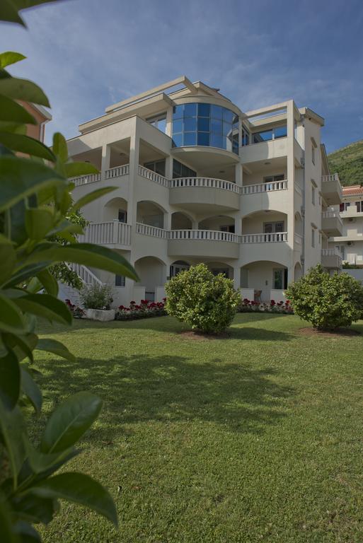 Vila V Lux Apartments Petrovac Eksteriør billede