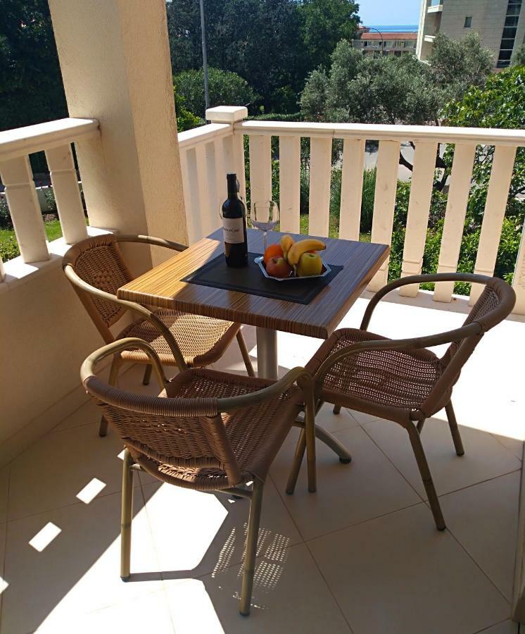 Vila V Lux Apartments Petrovac Eksteriør billede