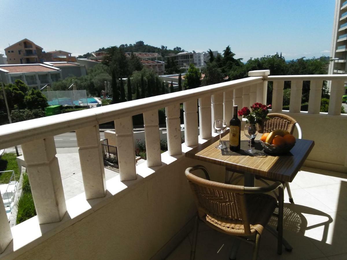 Vila V Lux Apartments Petrovac Eksteriør billede