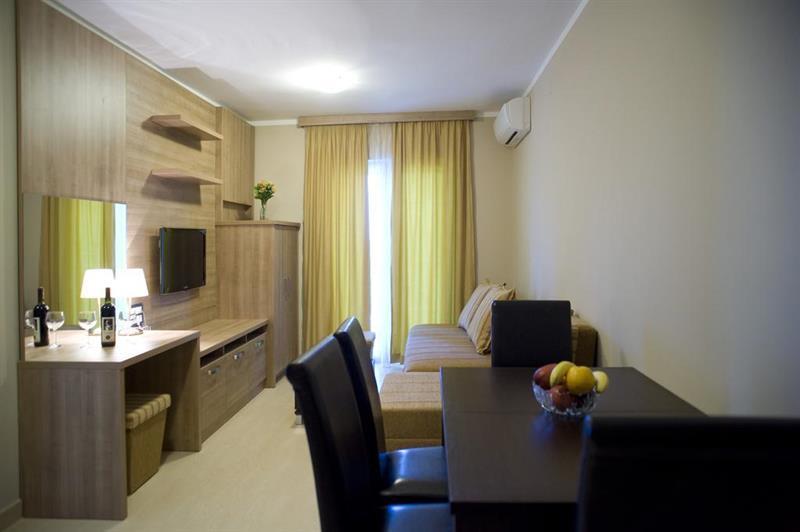 Vila V Lux Apartments Petrovac Eksteriør billede